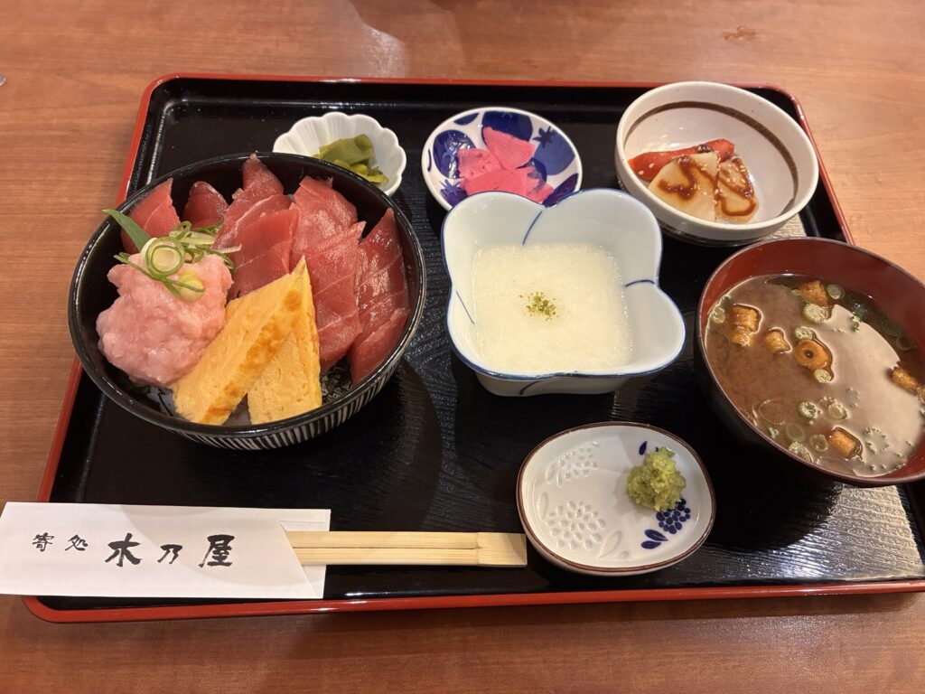 まぐろ丼